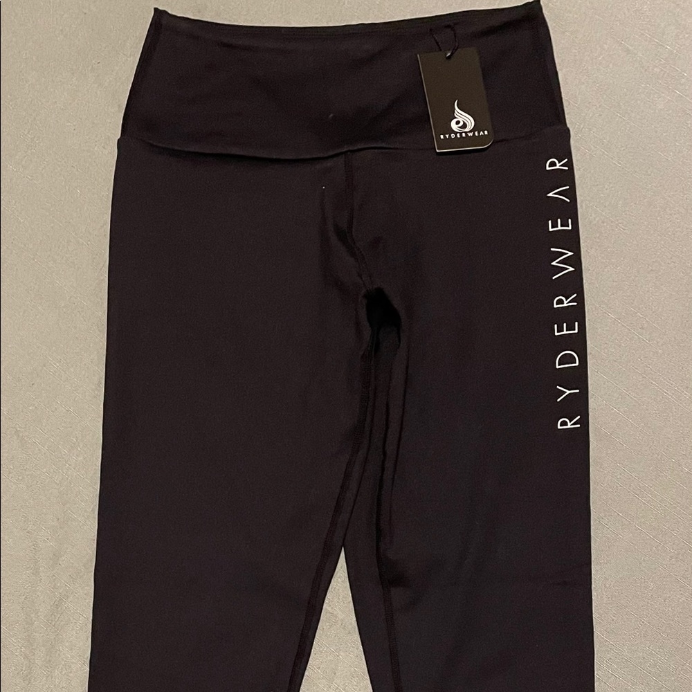 RyderWear Scrunch Leggings. Women’s size Medium.